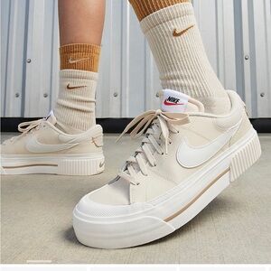 Nike Court Legacy lift